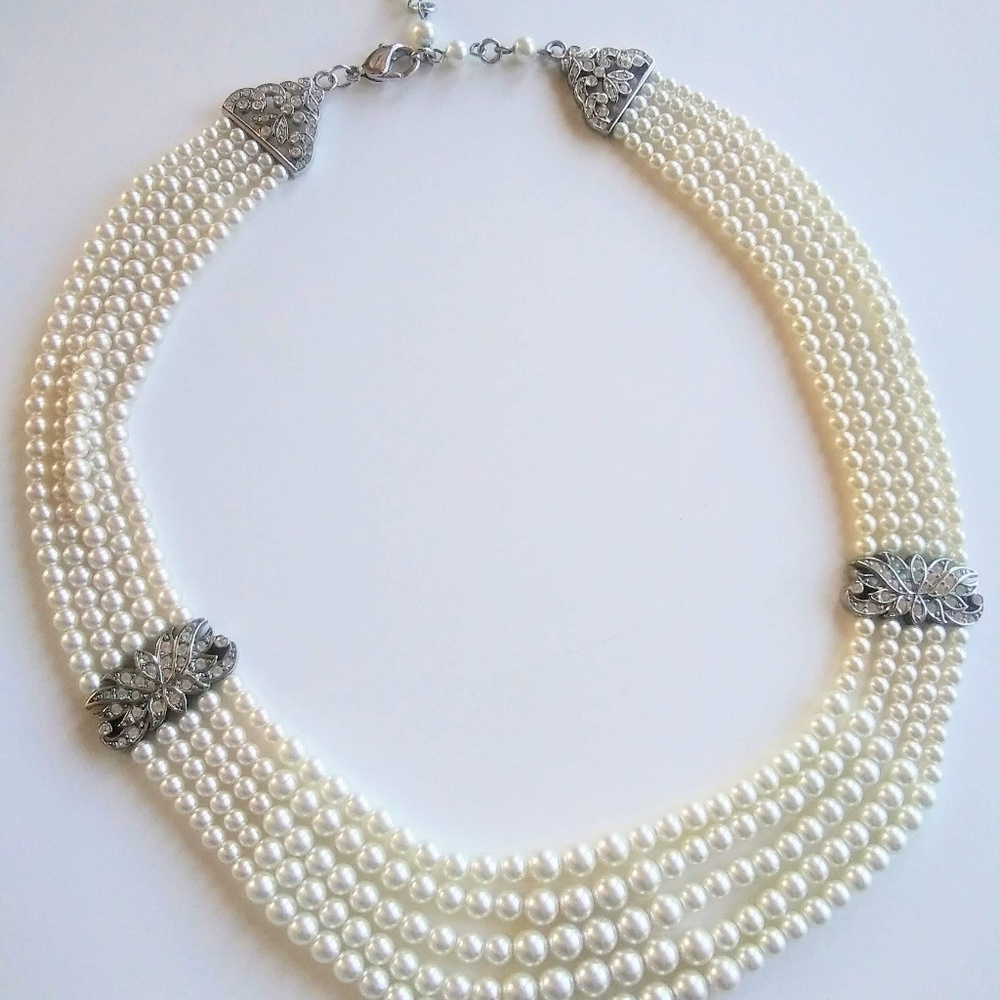 Multi-strand Pearl necklace
